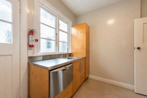 Photo of property in Ionian Flats, 123-125 Brougham Street, Mount Victoria, Wellington, 6011