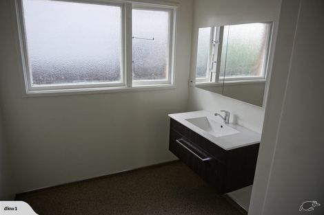 Photo of property in 83 Holly Road, St Albans, Christchurch, 8014