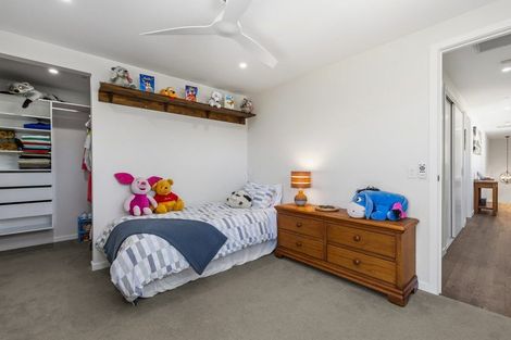 Photo of property in 15 Muster Road, Jacks Point, 9371