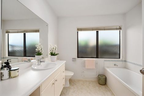 Photo of property in 2/12 Stratford Avenue, Milford, Auckland, 0620