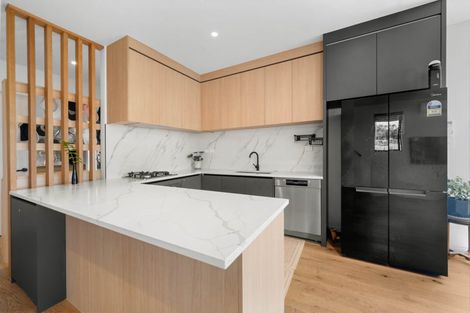 Photo of property in 6a Raeben Avenue, Hillcrest, Auckland, 0627