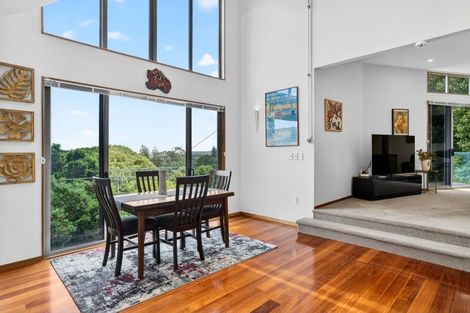 Photo of property in 10 Waitea Road, Muriwai, Waimauku, 0881