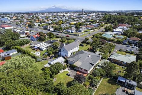 Photo of property in 187 South Road, Hawera, 4610