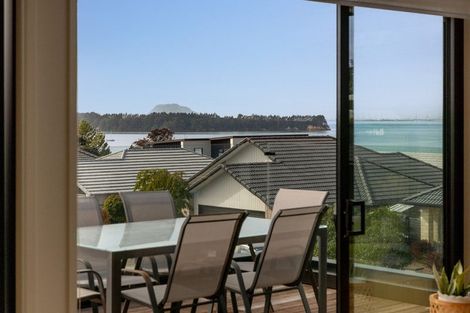 Photo of property in 50 Bert Wall Drive, Omokoroa, 3114
