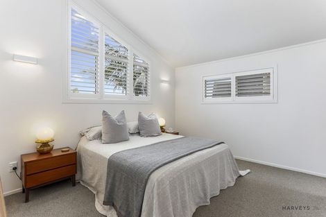 Photo of property in 32 Chamari Close, Titirangi, Auckland, 0604