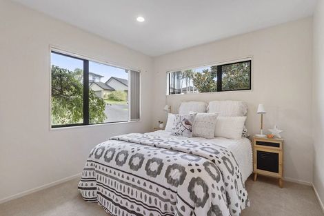 Photo of property in 59 Grovenor Drive, Orewa, 0931