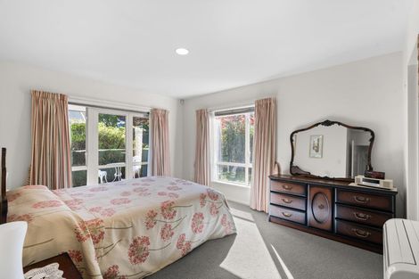 Photo of property in 5 Amesbury Mews, Avonhead, Christchurch, 8042