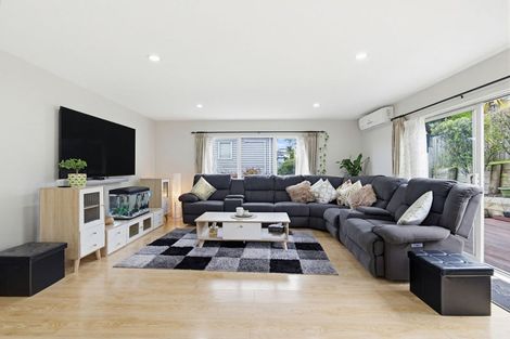 Photo of property in 21 San Prospero Crescent, Henderson, Auckland, 0612