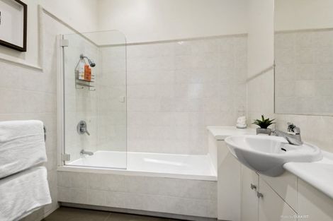Photo of property in 28u4 Hobson Street, Thorndon, Wellington, 6011
