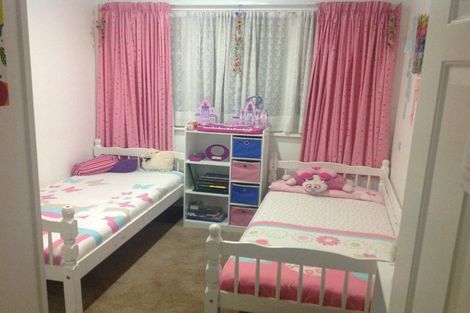 Photo of property in 9 Sylvan Crescent, Te Atatu South, Auckland, 0610
