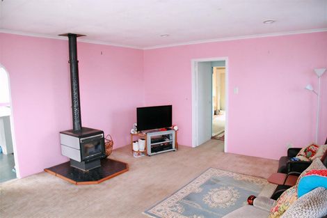 Photo of property in 203 Corbett Road, Paraite, New Plymouth, 4373