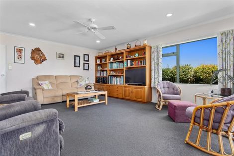 Photo of property in 24 Edgewater Grove, Whakatane, 3120