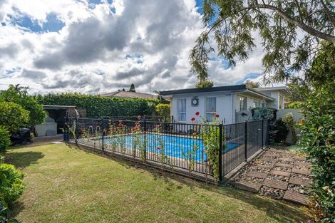 Photo of property in 1 Irene Crescent, Dinsdale, Hamilton, 3204