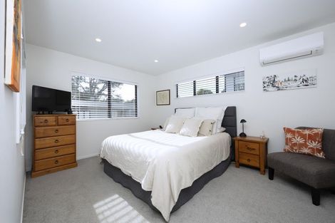 Photo of property in 18c Edgware Road, West Harbour, Auckland, 0618