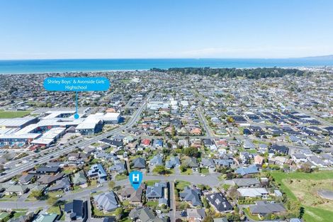 Photo of property in 26 Blue Gum Place, New Brighton, Christchurch, 8083
