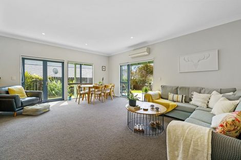 Photo of property in 7u3 Court Road, Tawa, Wellington, 5028