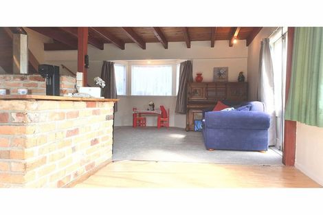 Photo of property in 14a South Lynn Road, Titirangi, Auckland, 0604