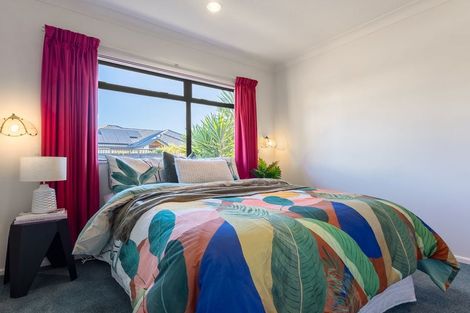 Photo of property in 1 Inverell Place, Waikanae, 5036