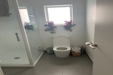 Photo of property in 9a Kerema Way, Schnapper Rock, Auckland, 0632