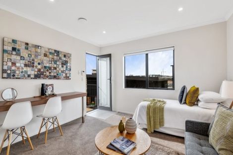 Photo of property in 16 Pepene Avenue, Takanini, 2112