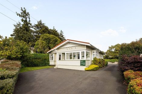 Photo of property in 23 Ruakiwi Road, Hamilton Lake, Hamilton, 3204