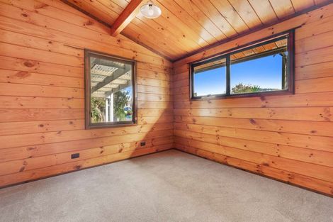 Photo of property in 6 Aries Place, Kawaha Point, Rotorua, 3010