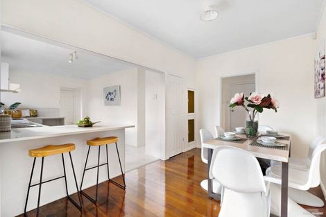 Photo of property in 3161 Great North Road, New Lynn, Auckland, 0600