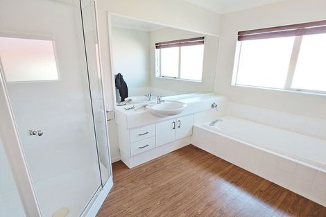 Photo of property in 25 Tralee Terrace, Dannemora, Auckland, 2016