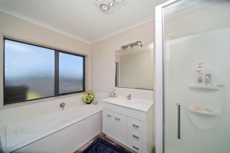 Photo of property in 14 Reremoana Close, Hawera, 4610