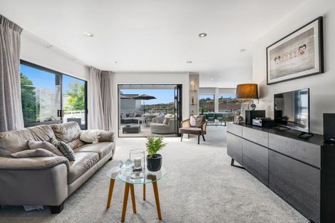 Photo of property in 6 Crown Road, Tindalls Beach, Whangaparaoa, 0930