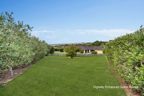 Photo of property in 12 Omana Avenue, Shelly Beach, Helensville, 0874