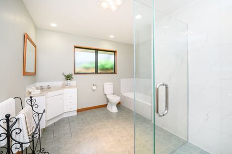 Photo of property in 16 Rothesay Place, Highbury, Palmerston North, 4412