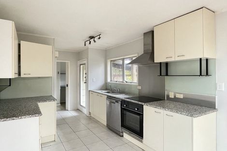 Photo of property in 22 Redwood Drive, Massey, Auckland, 0614