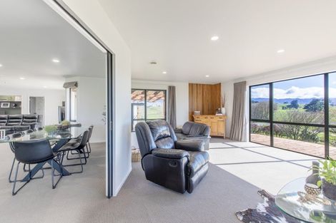 Photo of property in 14 Centre Road, Matamau, Dannevirke, 4977