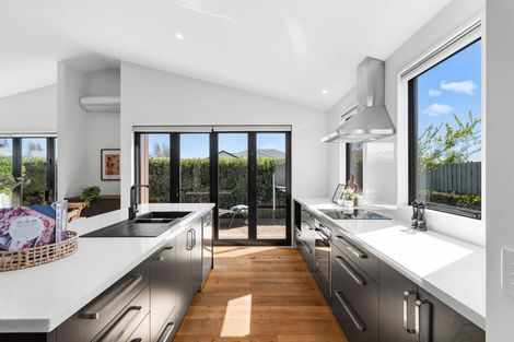 Photo of property in 35 Bradwell Crescent, Halswell, Christchurch, 8025