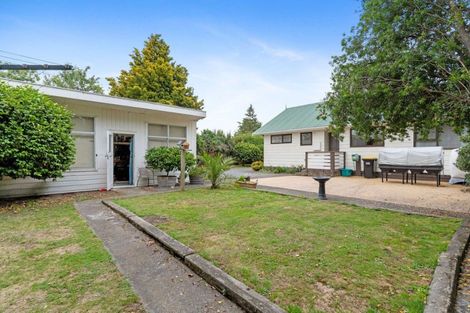 Photo of property in 2 Loasby Place, Greytown, 5712