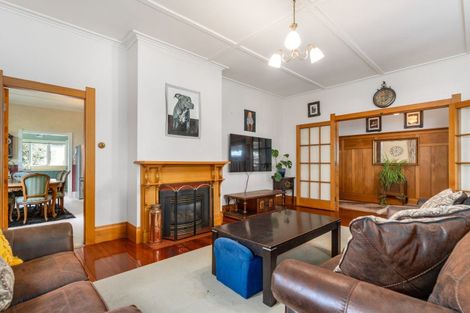 Photo of property in 6 Ross Street, Marton, 4710
