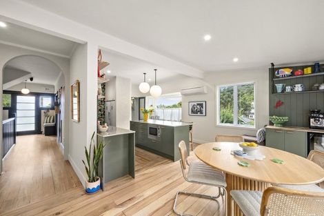 Photo of property in 5 Manuka Terrace, Eastbourne, Lower Hutt, 5013