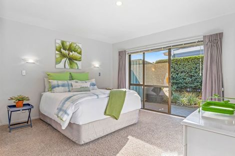 Photo of property in 77 Harvey Street, Waipahihi, Taupo, 3330