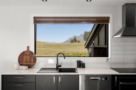 Photo of property in 65 Oregon Drive, Kelvin Heights, Queenstown, 9300