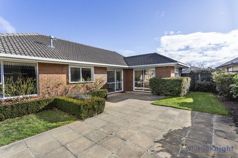 Photo of property in 8 Innisfree Place, Northwood, Christchurch, 8051