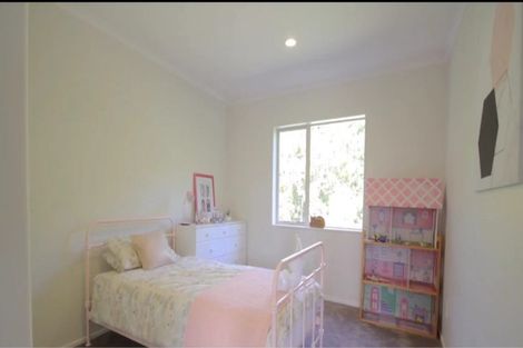 Photo of property in 12 Oakford Park Crescent, Greenhithe, Auckland, 0632