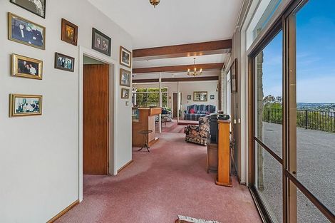 Photo of property in 32 Takahe Drive, Cashmere, Christchurch, 8022