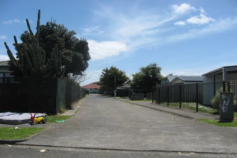 Photo of property in 15 Dungarvon Place, Clendon Park, Auckland, 2103