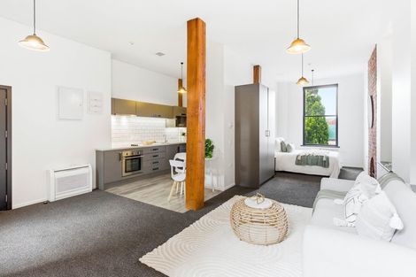 Photo of property in 4/5 Jetty Street, Dunedin Central, Dunedin, 9016