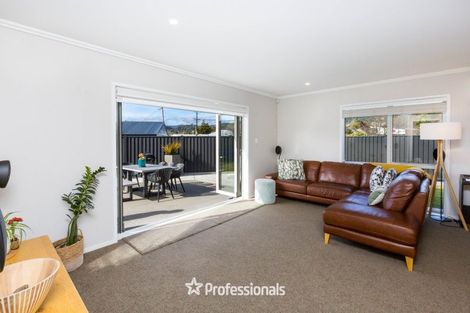 Photo of property in 2 Chalfont Road, Silverstream, Upper Hutt, 5019