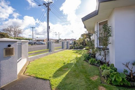 Photo of property in 20d Victoria Street, Hawera, 4610