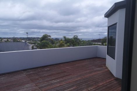 Photo of property in 1/13 Mizpah Road, Waiake, Auckland, 0630