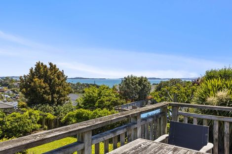 Photo of property in 4 Mellons Bay Road, Howick, Auckland, 2014