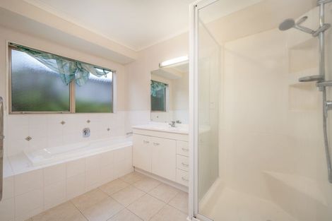 Photo of property in 6 Dairyland Drive, East Tamaki Heights, Auckland, 2016